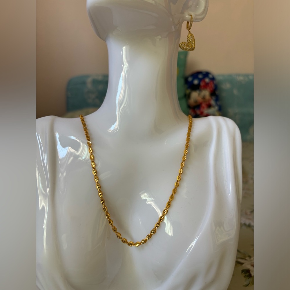 🆕 21k Real Saudi Gold Damascus Necklace 18 inches